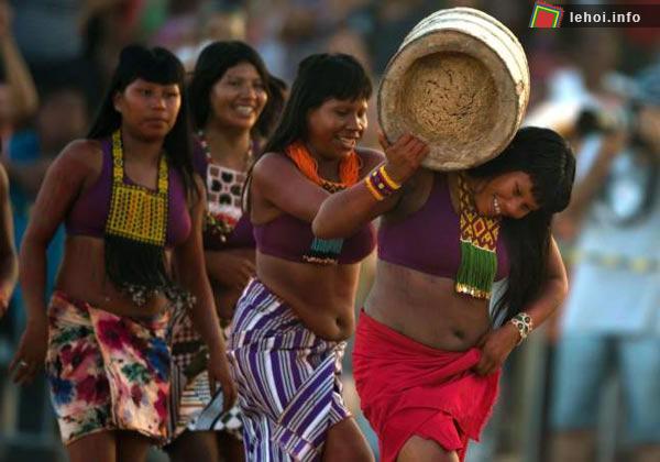 Lễ hội tôn vinh các trò chơi, phong tục truyền thống của người thổ dân tại Brazil ảnh 2