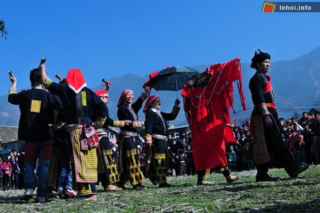 Hội chợ của người dân ở Sapa