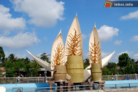 Một công trình nghệ thuật trong lễ hội dừa Bến Tre 2015