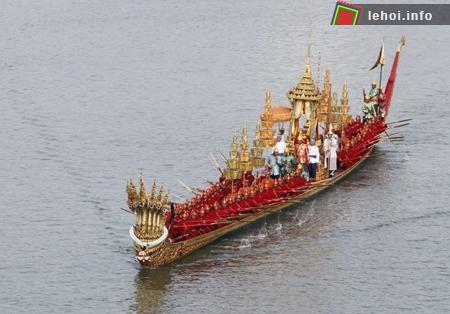Hoành tráng, lễ hội rước thuyền truyền thống tại Bangkok ảnh 3