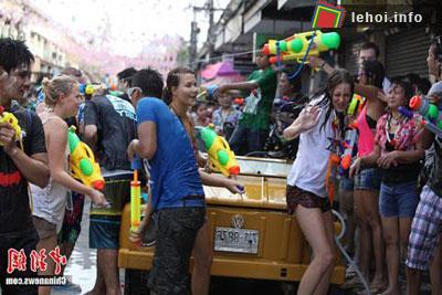 Ngày 13/4 là ngày đầu tiên của năm mới theo lịch Thái Lan.