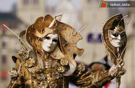 Gương mặt ấn tượng trong lễ hội carnival tại Lucerne , Thụy Sĩ.&nbsp;