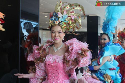 Tưng bừng trong lễ hội Chingay 2015 tại Singapore ảnh 4