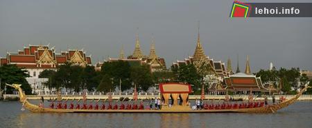 Hoành tráng, lễ hội rước thuyền truyền thống tại Bangkok ảnh 4