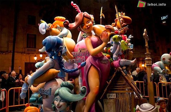 Độc đáo với lễ hội Las Fallas: lễ hội của những hình nộm ảnh 4