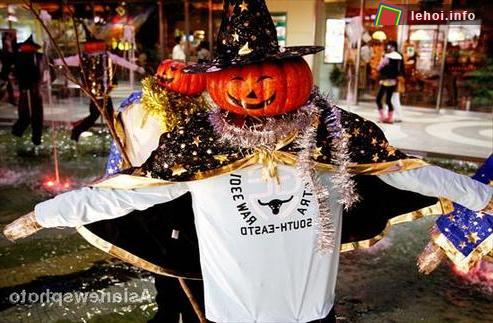 Ngắm phố phường tràn ngập không khí Halloween tại Trung Quốc ảnh 4