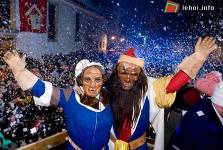 Gương mặt ấn tượng trong lễ hội carnival tại Lucerne , Thụy Sĩ.&nbsp;
