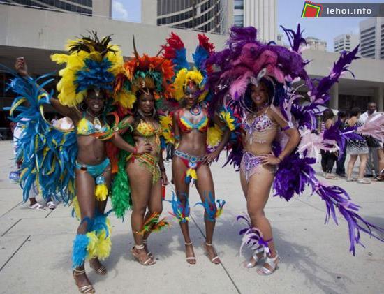 Lễ hội Caribana, diễn ra lần đầu tiên vapf năm 1967, là một trong những lễ hội văn hóa lớn nhất được tổ chức hàng năm ở Bắc Mỹ. &nbsp;&nbsp;