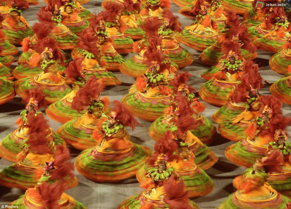 Rio Carnival rực rỡ sắc màu trại Brazil ảnh 8