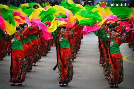 Trung Quốc rực rỡ trong lễ hội đèn lồng ảnh 10