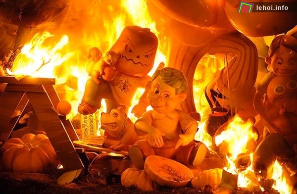 Độc đáo với lễ hội Las Fallas: lễ hội của những hình nộm ảnh 9