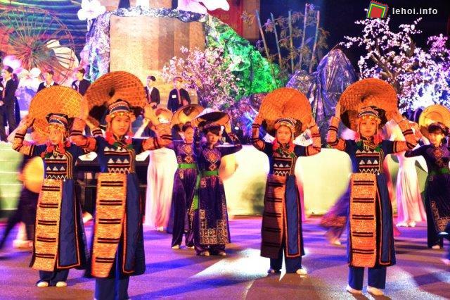 Chương trình nghệ thuật đặc sắc trong đêm khai mạc Ngày hội văn hóa, thể thao và du lịch Tây Bắc lần thứ XII, năm 2013