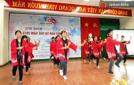 Các tiết mục văn nghệ đậm chất Nhật Bản được các bạn học sinh, sinh viên biểu diễn dự thi.
