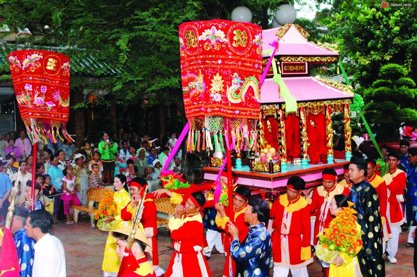 Long trọng lễ rước kiệu