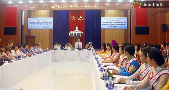Quang cảnh buổi họp báo
