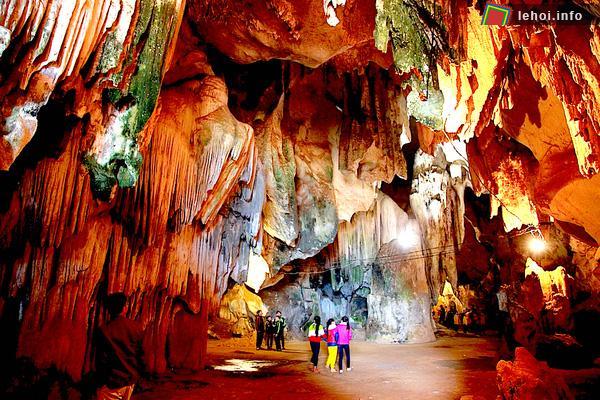 Hang Bua, Qùy Châu, Nghệ An