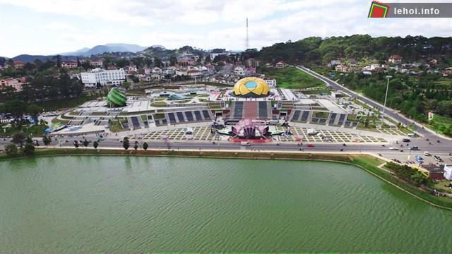 Quảng trường Lâm Viên nơi diễn ra tuần lễ giao lưu văn hóa tại khu vực Tây Nguyên và TP. Hồ Chí Minh
