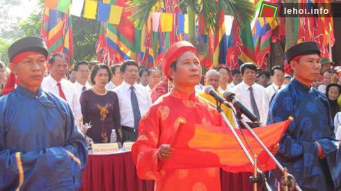 Đọc diễn văn tưởng niệm Anh hùng dân tộc, Danh nhân văn hóa thế giới Nguyễn Trãi
