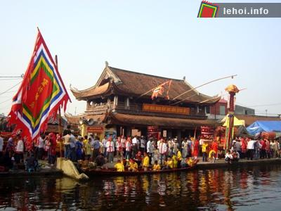 Chùa Keo tưng bừng đón khách