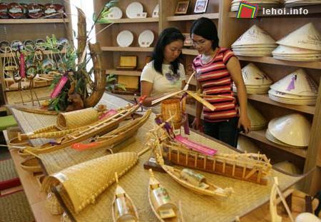 Nghề làm nón Huế