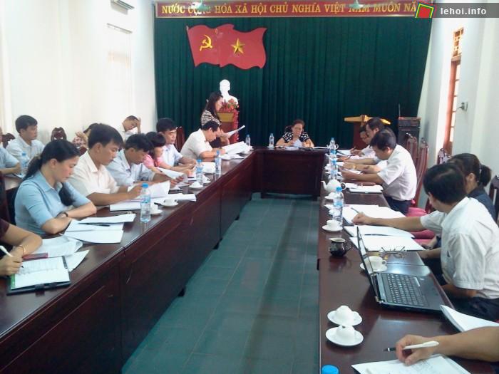 Quang cảnh buổi họp