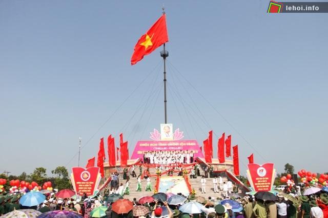 Lễ Thượng cờ thống nhất non sông được tổ chức long trọng, xúc động.