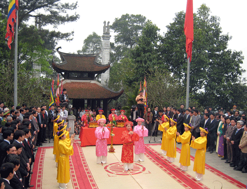Lễ dâng hương giỗ Quốc tổ Lạc Long Quân, mẫu Âu Cơ