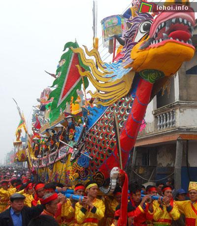 &nbsp;Tưng bừng lễ hội cầu ngư ở biển Ngư Lộc&nbsp;