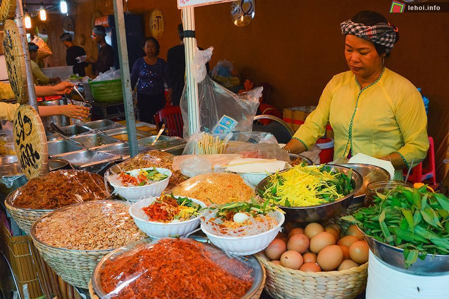 Một gian hàng trong Liên hoan ẩm thực “Đất Phương Nam” năm 2012