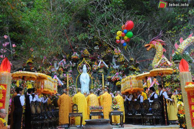 Cầu nguyện quốc thái dân an