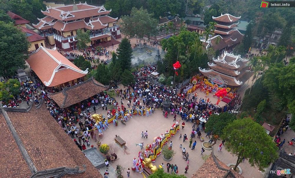 Toàn cảnh Lễ khai hội Chùa Hương 2012