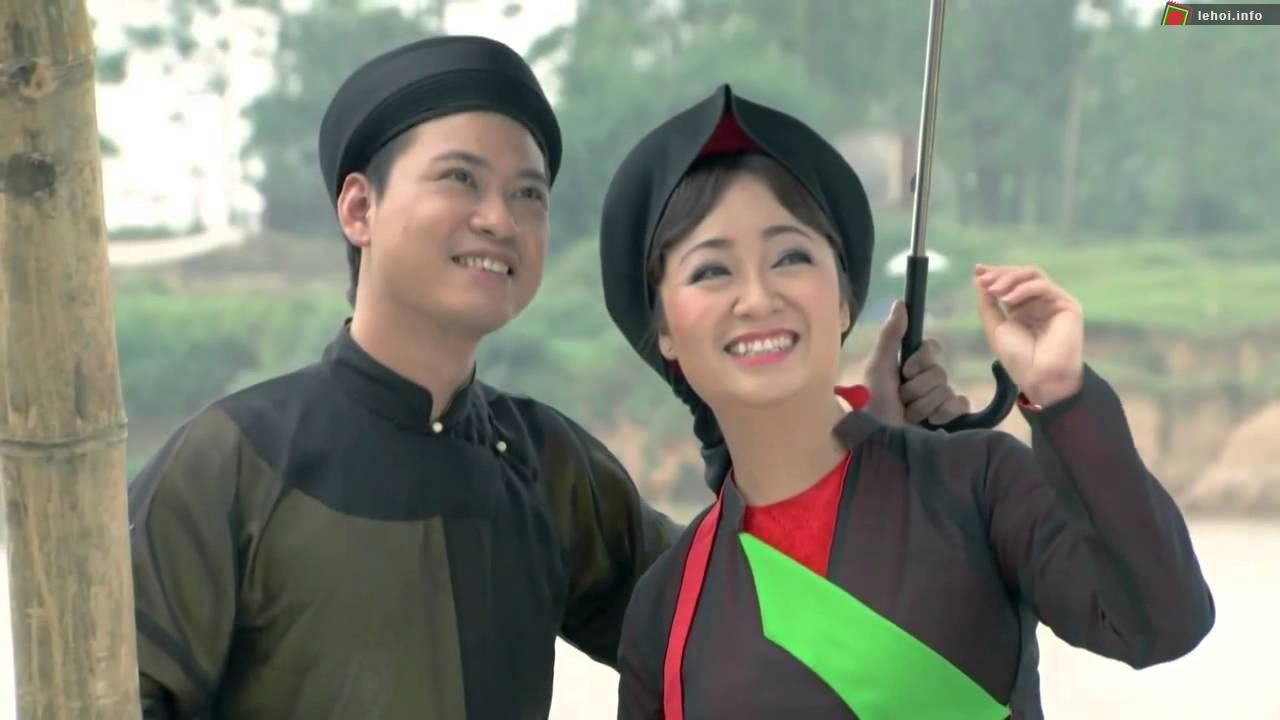 Hội Lim diễn ra trong hai ngày 12 và 13 tháng Giêng âm lịch hằng năm thu hút đông đảo các liền anh liền chị quan họ Bắc Ninh