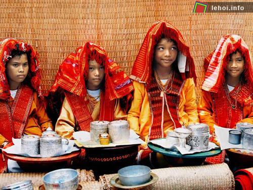 Lễ cắt tóc của người Chăm