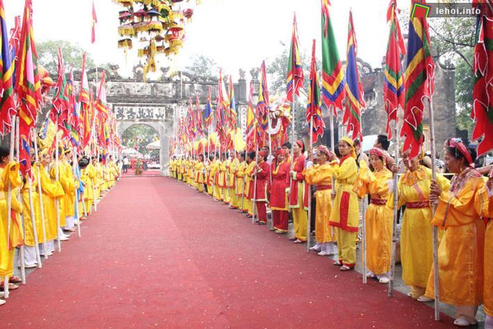 Kiếp Bạc ngày hội.