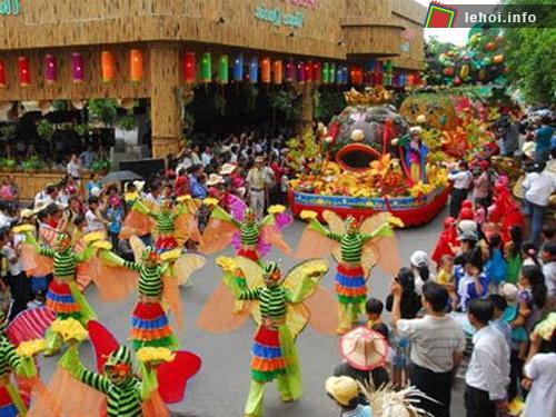 Lễ hội Trái cây Nam bộ thu hút đông đảo du khách