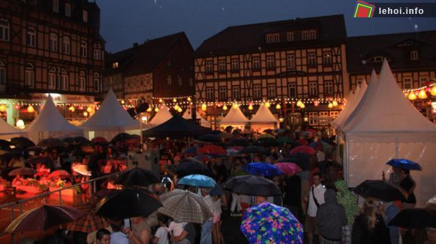 Quảng trường trung tâm Wernigerode thuộc bang Sachsen Anhalt, CHLB Đức rực rỡ đèn lồng Hội An