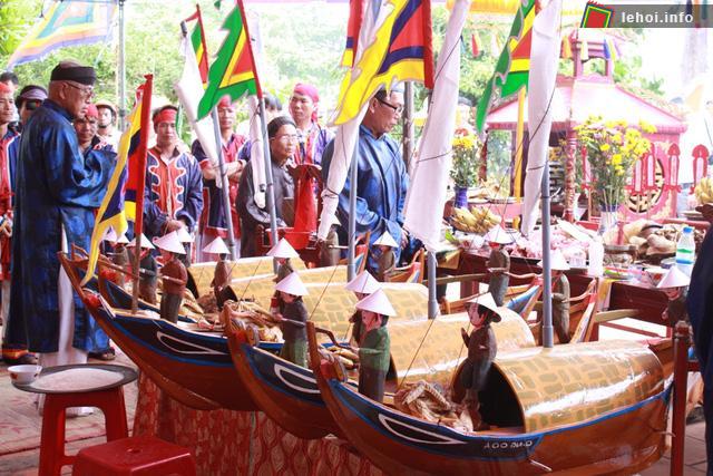 Lễ vật chuẩn bị cho lễ Khao lề thế lính Hoàng Sa.