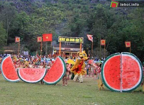 Biểu diễn múa rồng - lân trong ngày hội