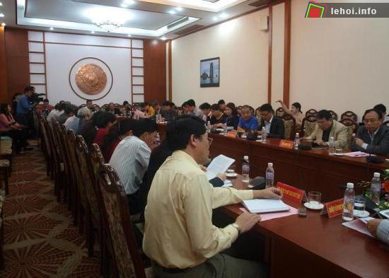 Hơn 70 đại biểu và phóng viên các cơ quan báo chí đến dự, đưa tin buổi họp báo