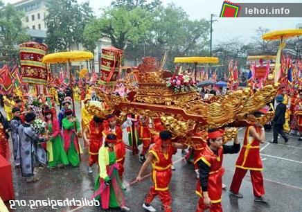 Lễ rước kiệu truyền thống
