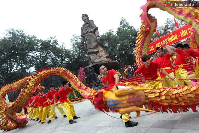 Múa rồng tại lễ hội