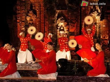 Hành trình di sản- lễ hội&nbsp; tôn vinh những giá trị văn hoá đặc trưng và &nbsp;quảng bá sản phẩm du lịch Quảng Nam