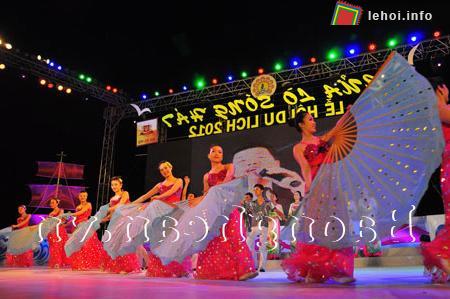 đánh trống khai hội mùa du lịch biển Cửa Lò 2012