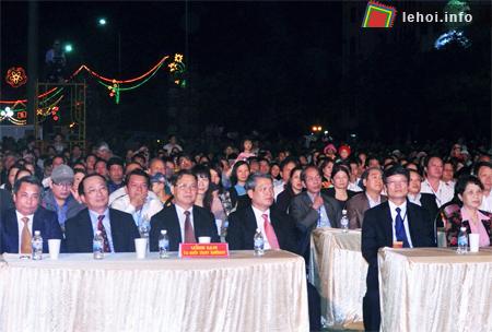 Các đại biểu tham gia buổi lễ