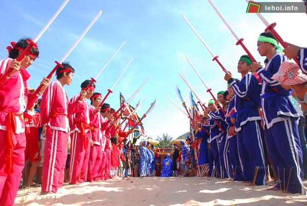 Lễ Nghinh Thần ngoài bờ biển.&nbsp;