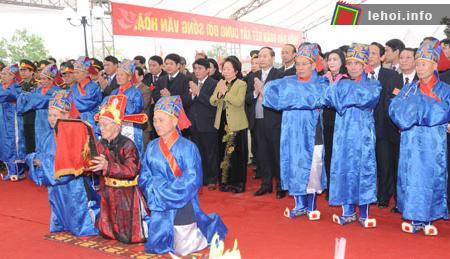 Lễ tế và dâng hương tưởng niệm Đức Thánh&nbsp;Hưng Đạo Đại vương Trần Quốc Tuấn.&nbsp;