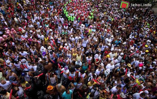Rio de Janeiro cuồng nhiệt với lễ hội Carnival lần thứ 93 ảnh 1