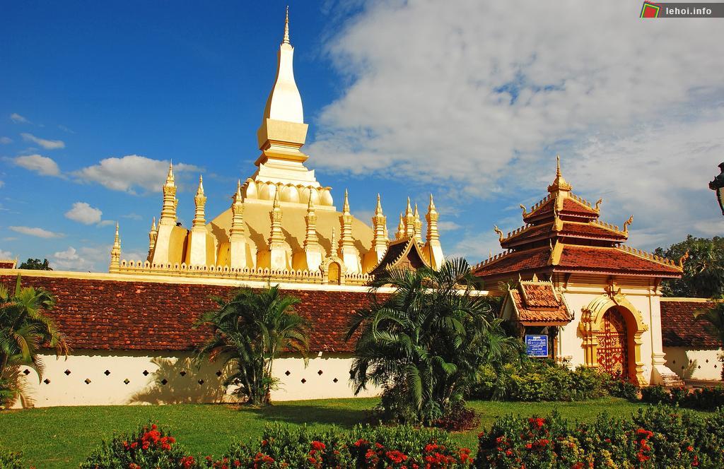 Chùa That Luang ở Lào