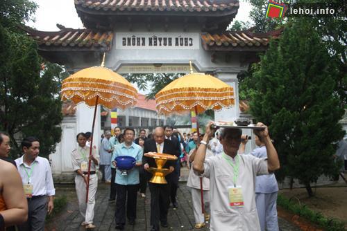 Cung nghinh và tiếp nhận y Cathina