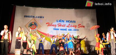 Giao lưu Liên hoan tiếng hát Làng Sen toàn quốc
